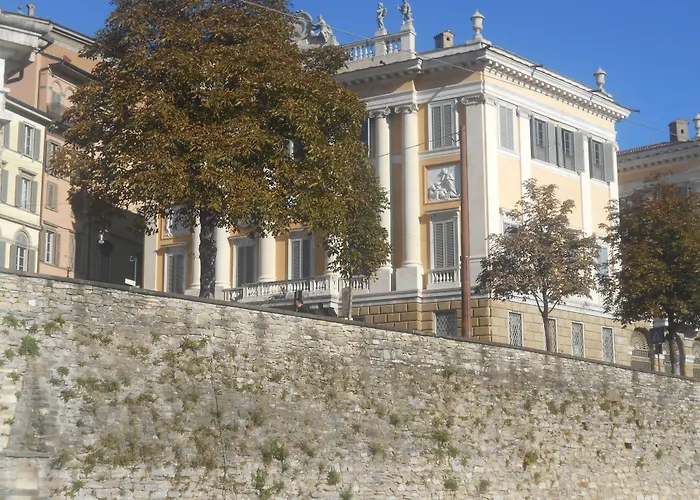 La Maison Des Artistes בית הארחה 2*