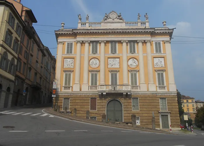 La Maison Des Artistes בית הארחה