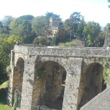 Affittacamere La Maison Des Artistes Bergamo