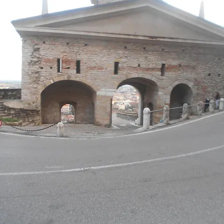 Affittacamere La Maison Des Artistes 2*