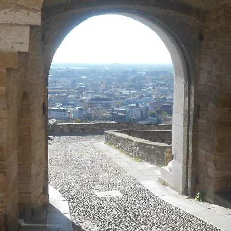 La Maison Des Artistes Bergamo