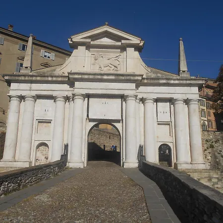 La Maison Des Artistes 2* Bergamo