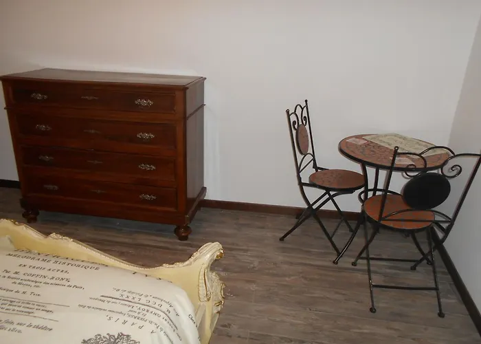 La Maison Des Artistes ゲストハウス ベルガモ