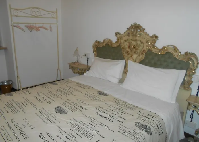 ゲストハウス La Maison Des Artistes