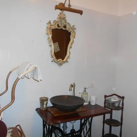 La Maison Des Artistes בית הארחה ברגמו